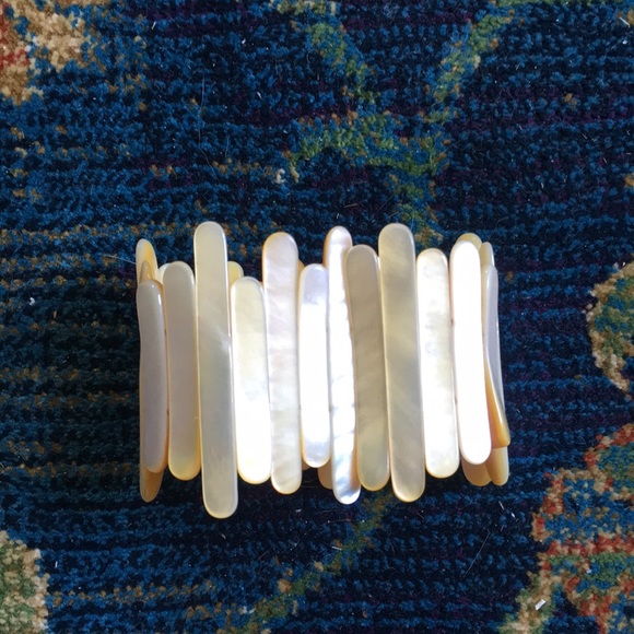 Mother of Pearl Bracket - Picture 2 of 4